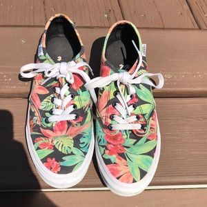 💕 LIKE NEW WOMEN’S VANS!